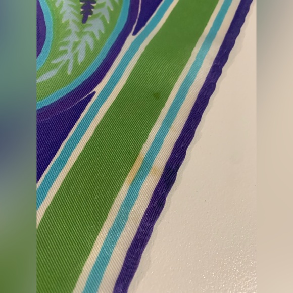 Vera scarf made in Japan. - Picture 3 of 9